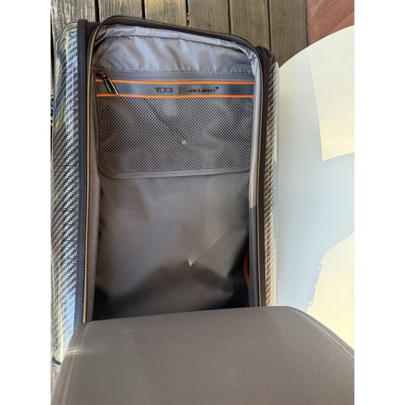 TUMI McLaren Aero International Expandable 4 Wheel Carry On Luggage $1795 NEW - Picture 11 of 14